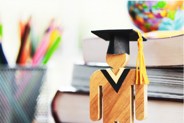 Для здобувачів наукових ступенів та звань у Львівській політехніці