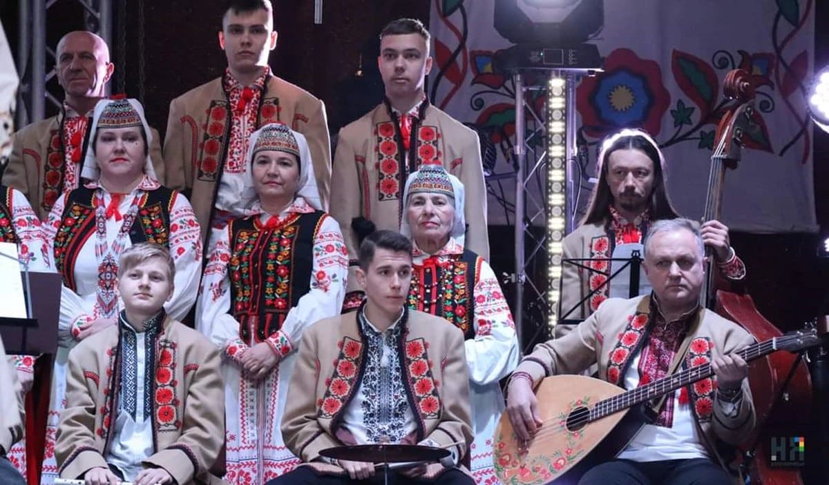 "Кава на Професорській" презентує фільм "Яворівське весілля у виконанні хору "Нова Яворівщина" "Кава на Професорській" презентує фільм "Яворівське весілля у виконанні хору "Нова Яворівщина"